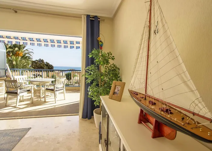 Hotel Monica *